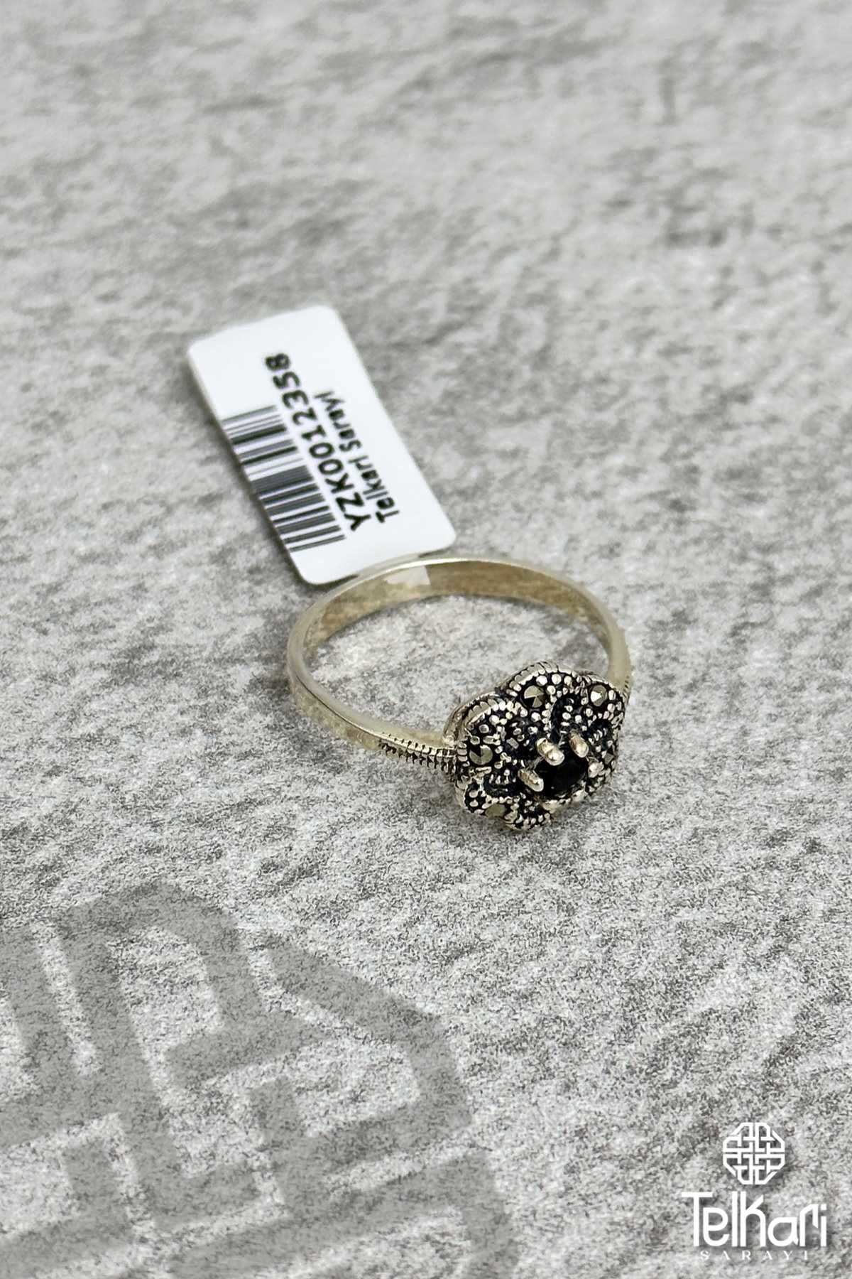 Onix Taşlı Çiçek Model Markazit Gümüş Yüzük