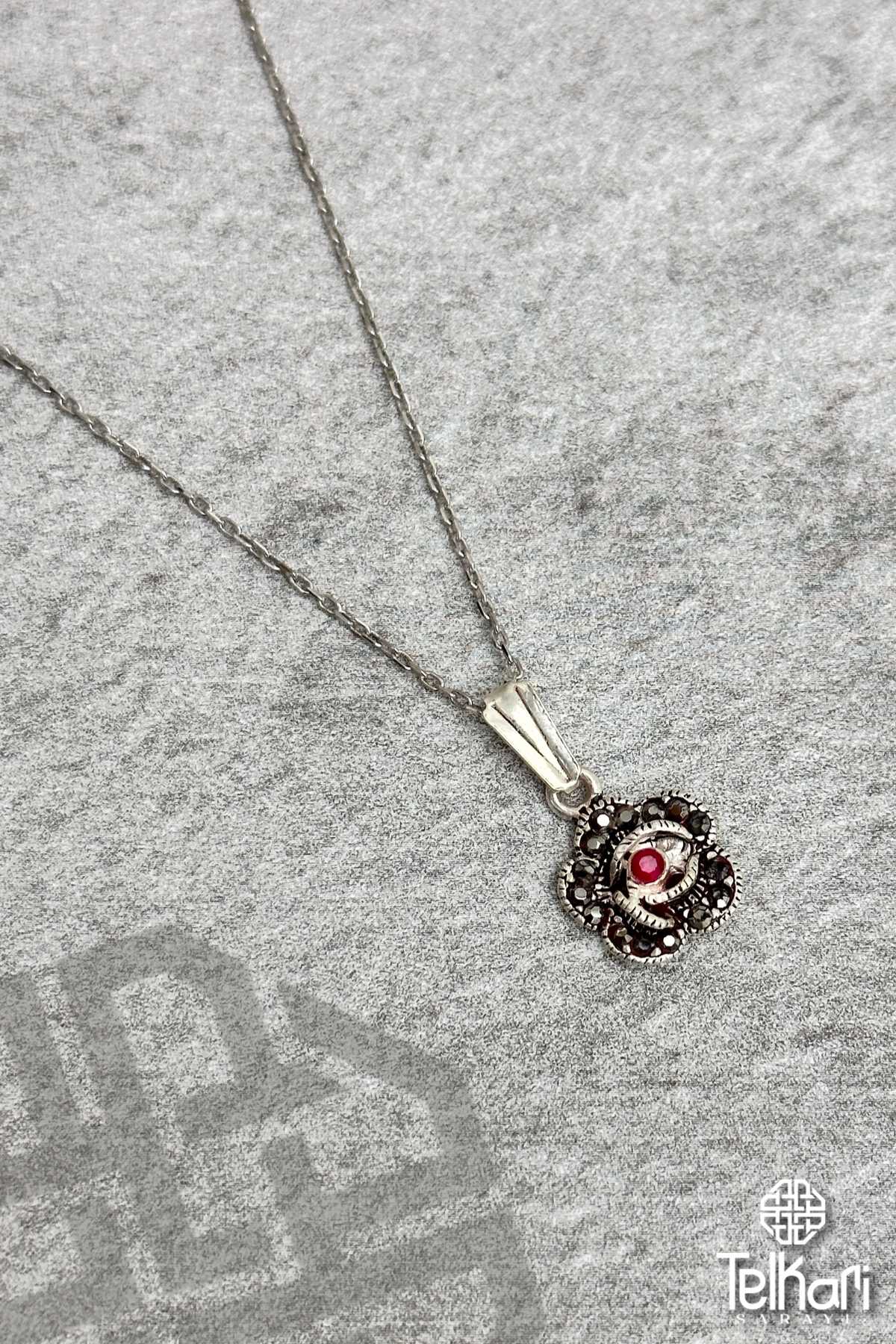 Çiçek Model Kök Yakut Taşlı Markazit Gümüş Kolye