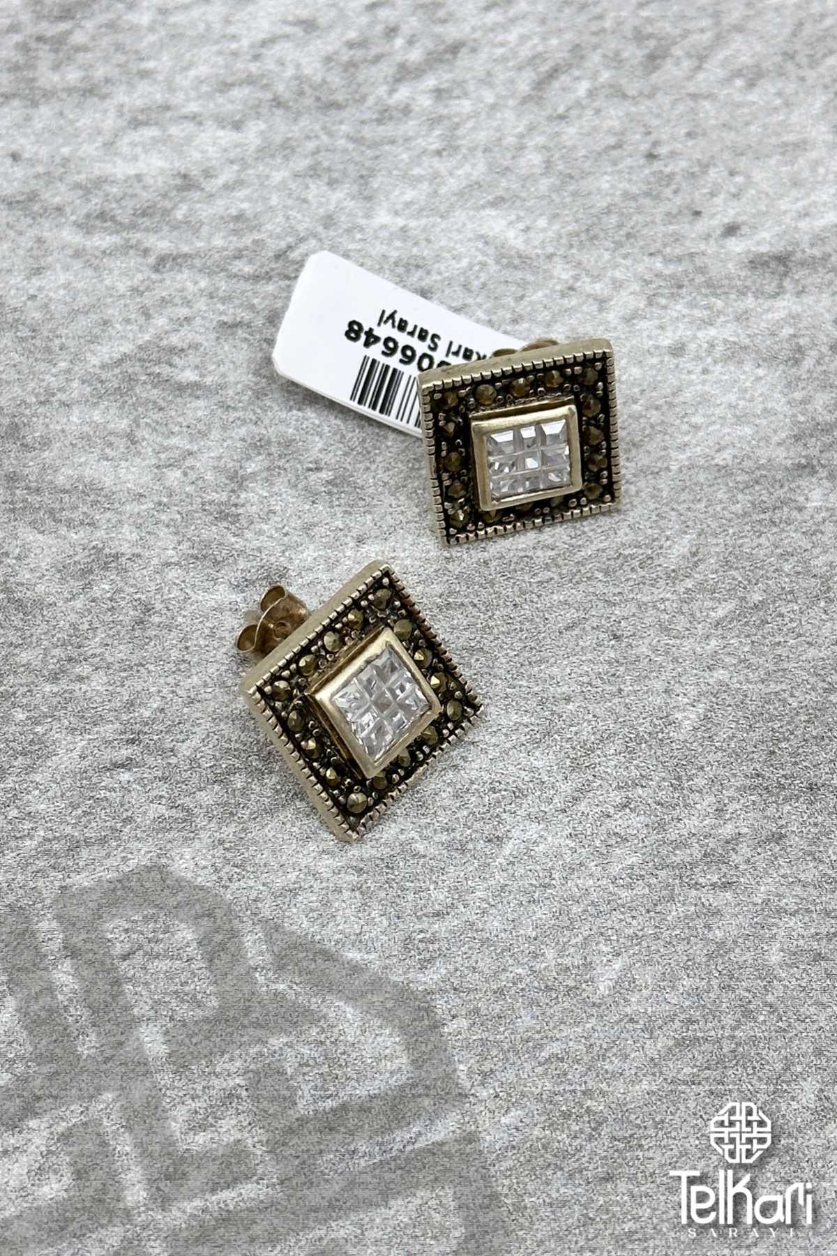 Zirkon Taşlı Düğme Model Gümüş Markazit Küpe