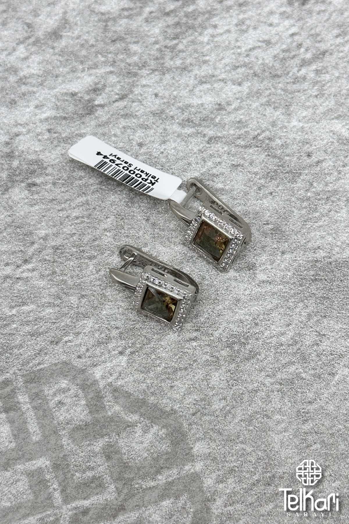 Baget Model Renk Değiştiren Sultan Taşlı Gümüş Küpe