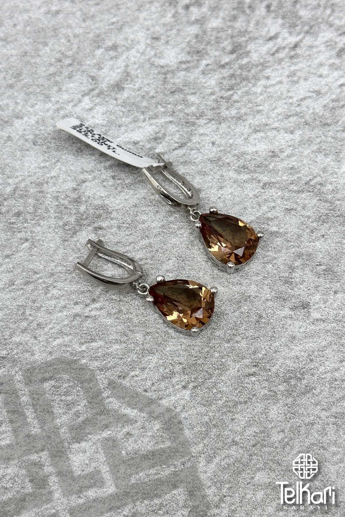 Büyük Taşlı Damla Model Renk Değiştiren Sultan Taşlı Gümüş Küpe