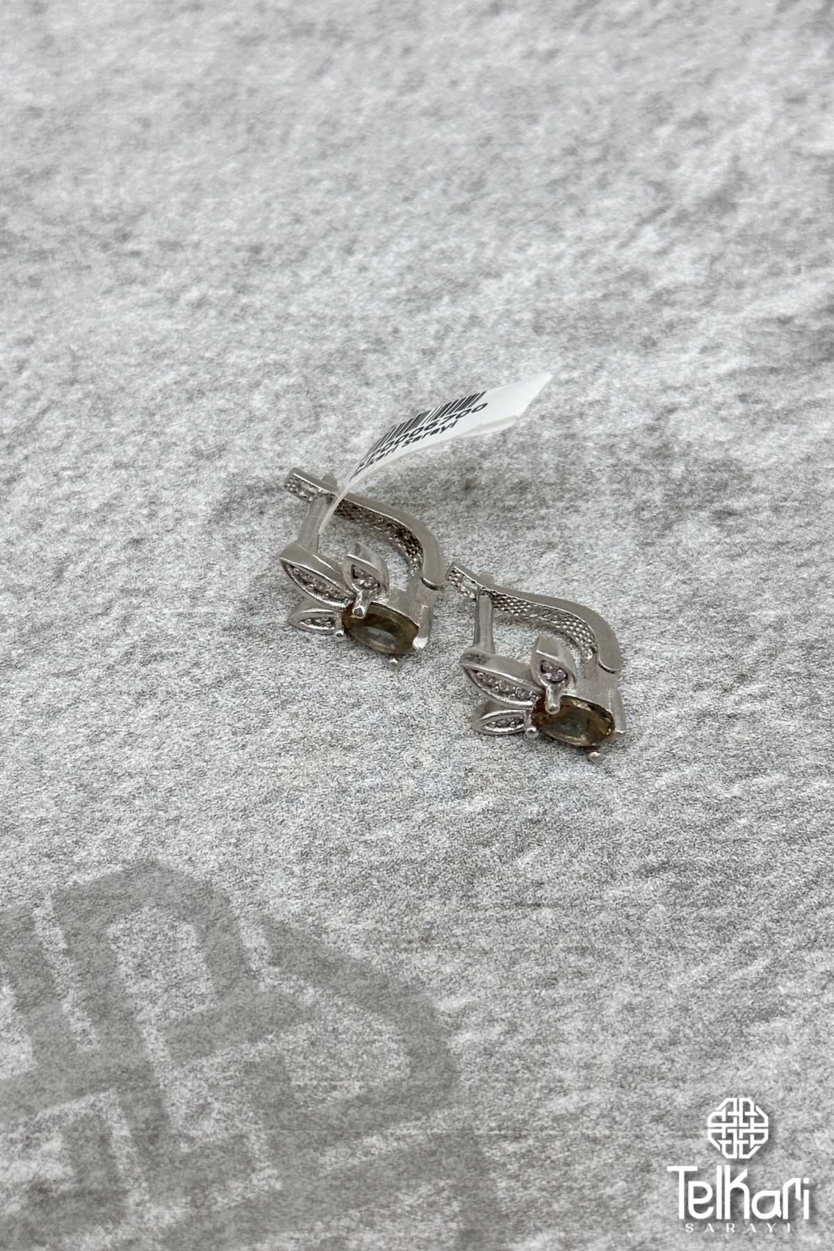 Üç Yapraklı Küçük Boy Renk Değiştiren Sultan Taşlı Gümüş Küpe