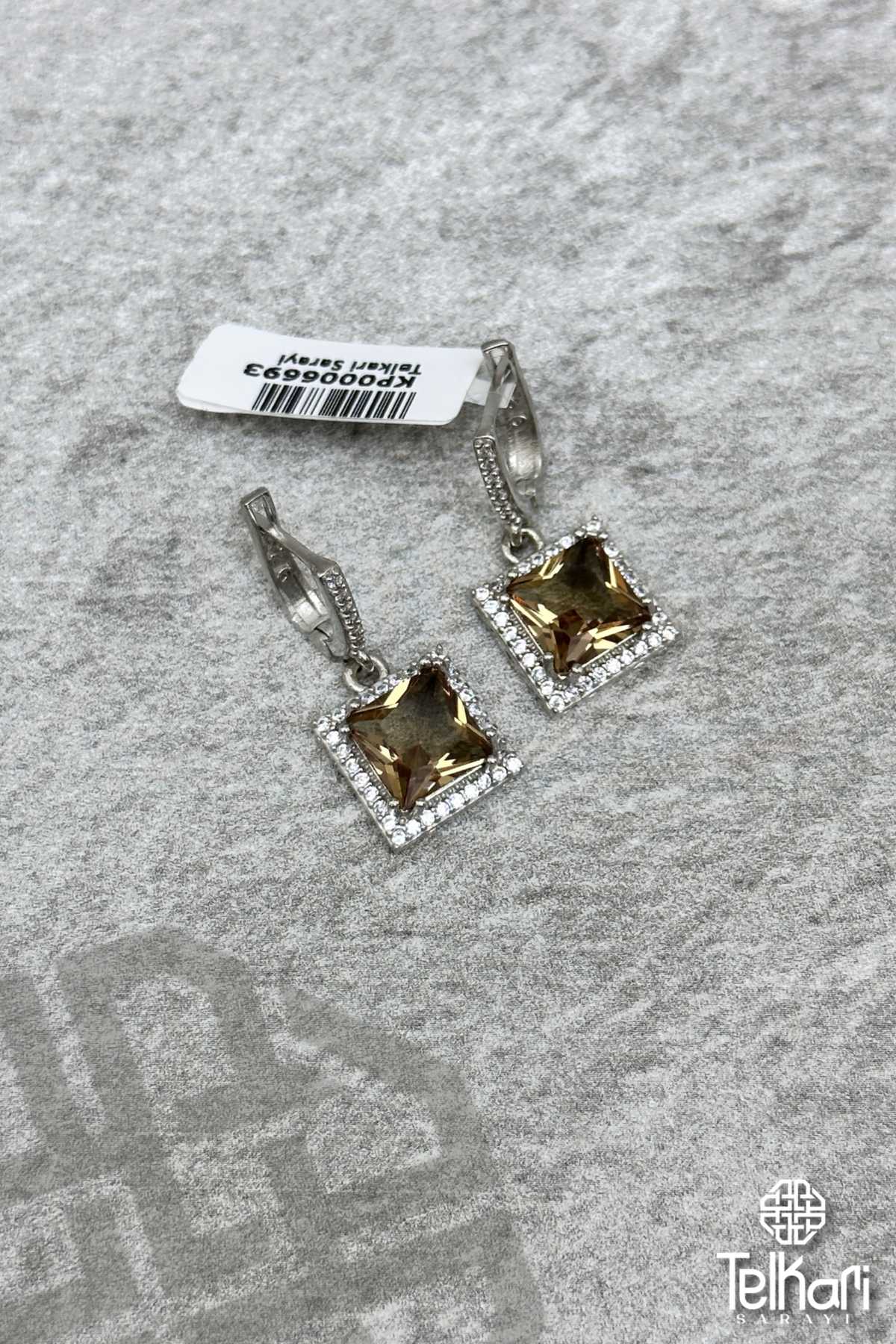 Kare Model Renk Değiştiren Sultan Taşlı Gümüş Küpe