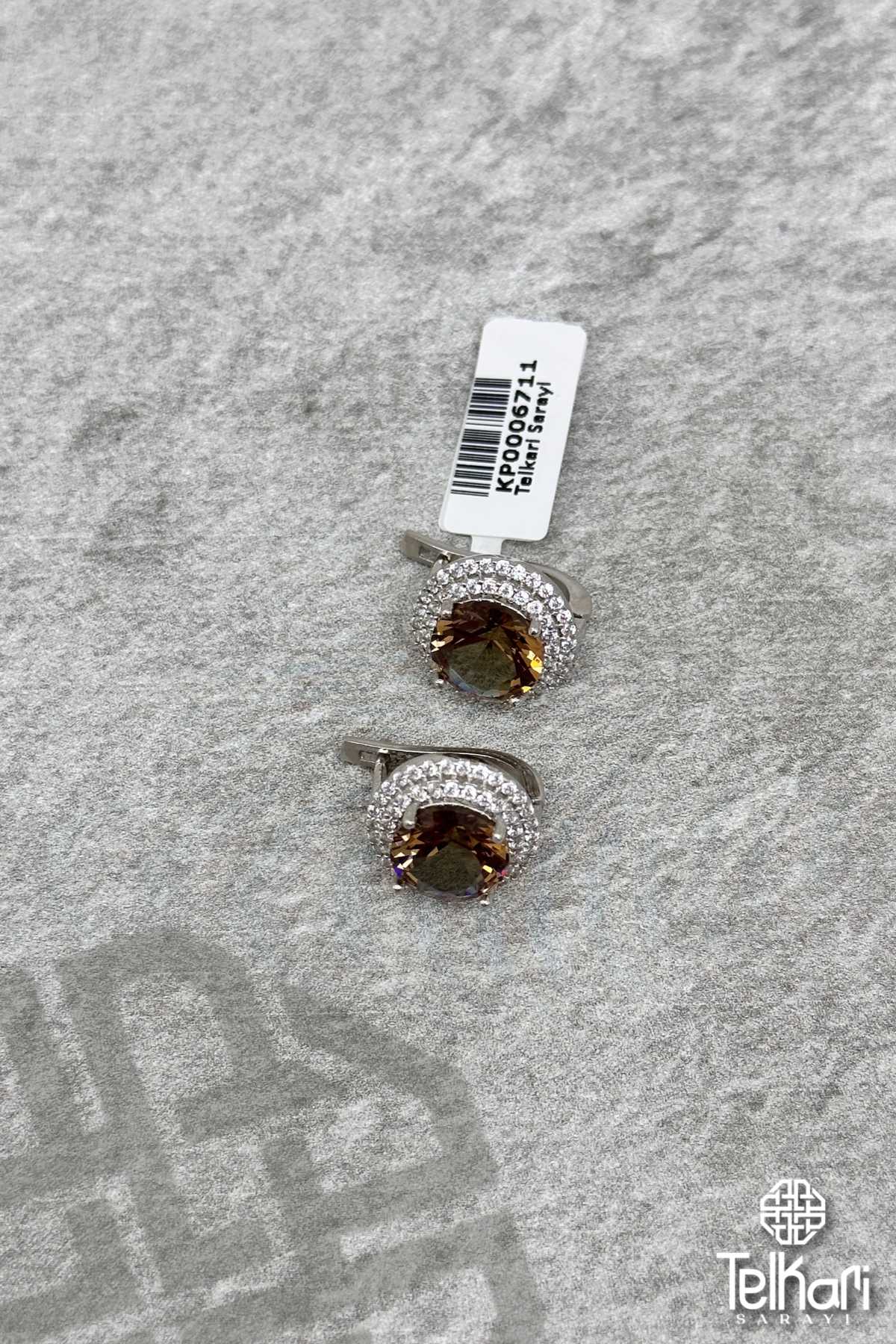 Zirkon Detay yuvarlak Model Renk Değiştiren Sultan Taşlı Gümüş Küpe