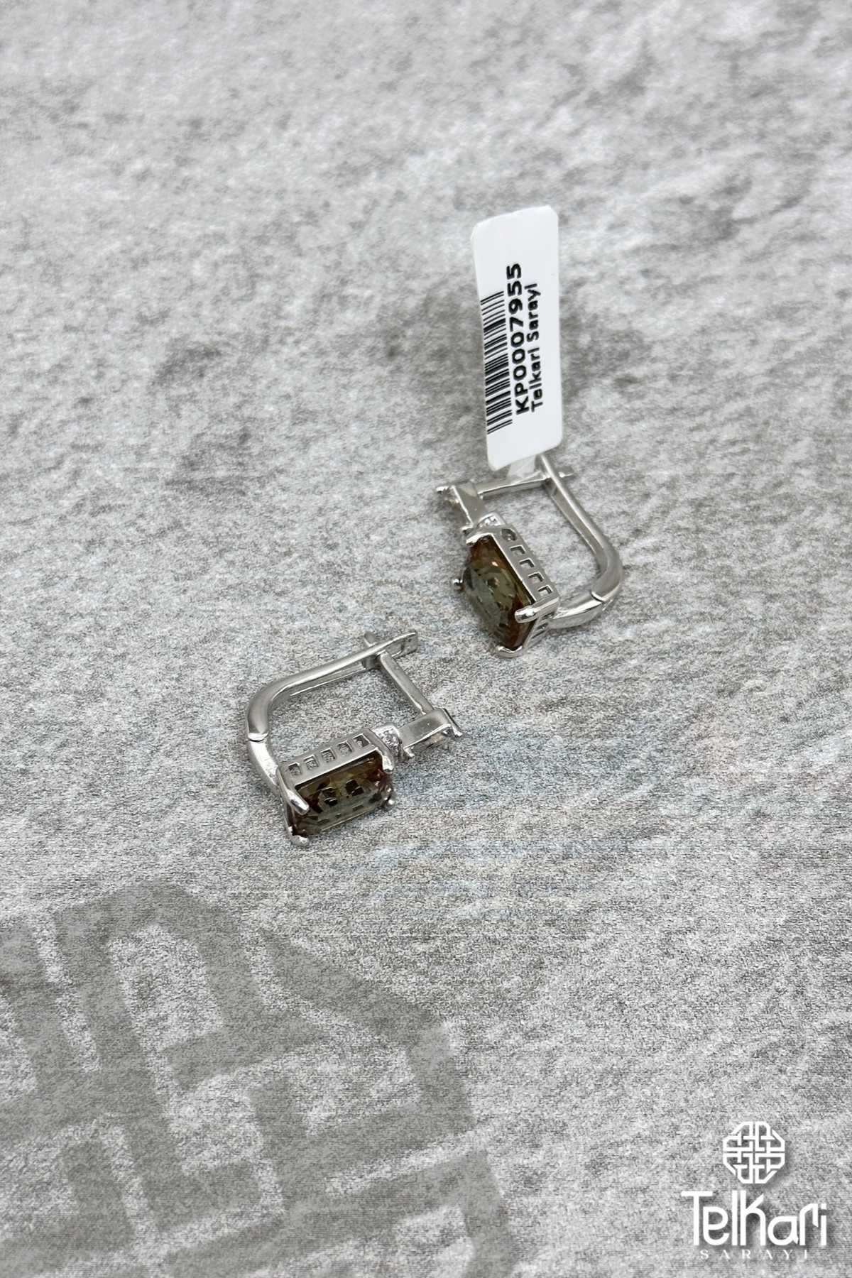 Renk Değiştiren Sultan Taşlı Gümüş Küpe