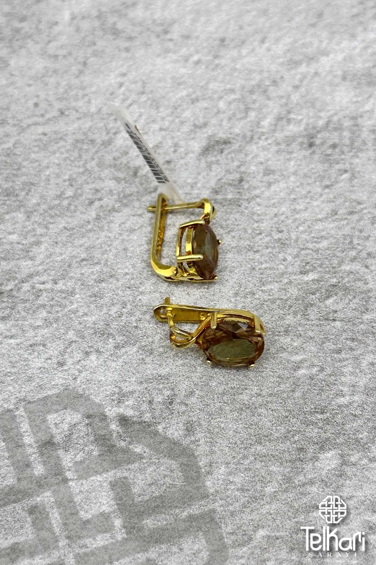 Oval Tasarım  Renk Değiştiren Sultan Taşlı Gold Gümüş Küpe