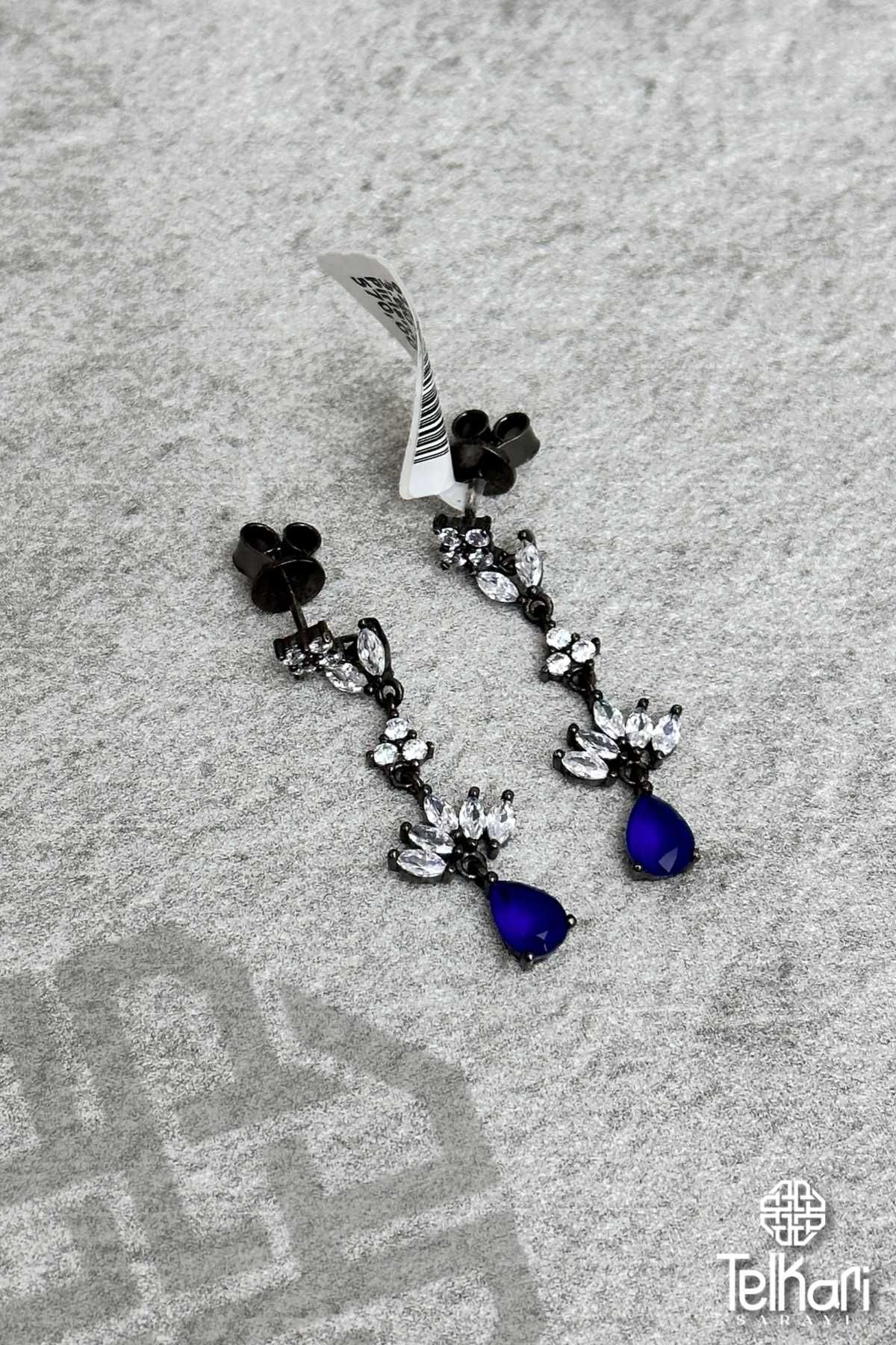 Sallantılı Su Damlası Model Gümüş Küpe