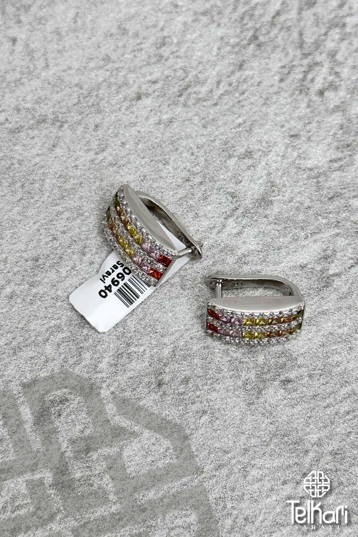 Renkli Taşlı Düğme Model Tasarım Gümüş Küpe