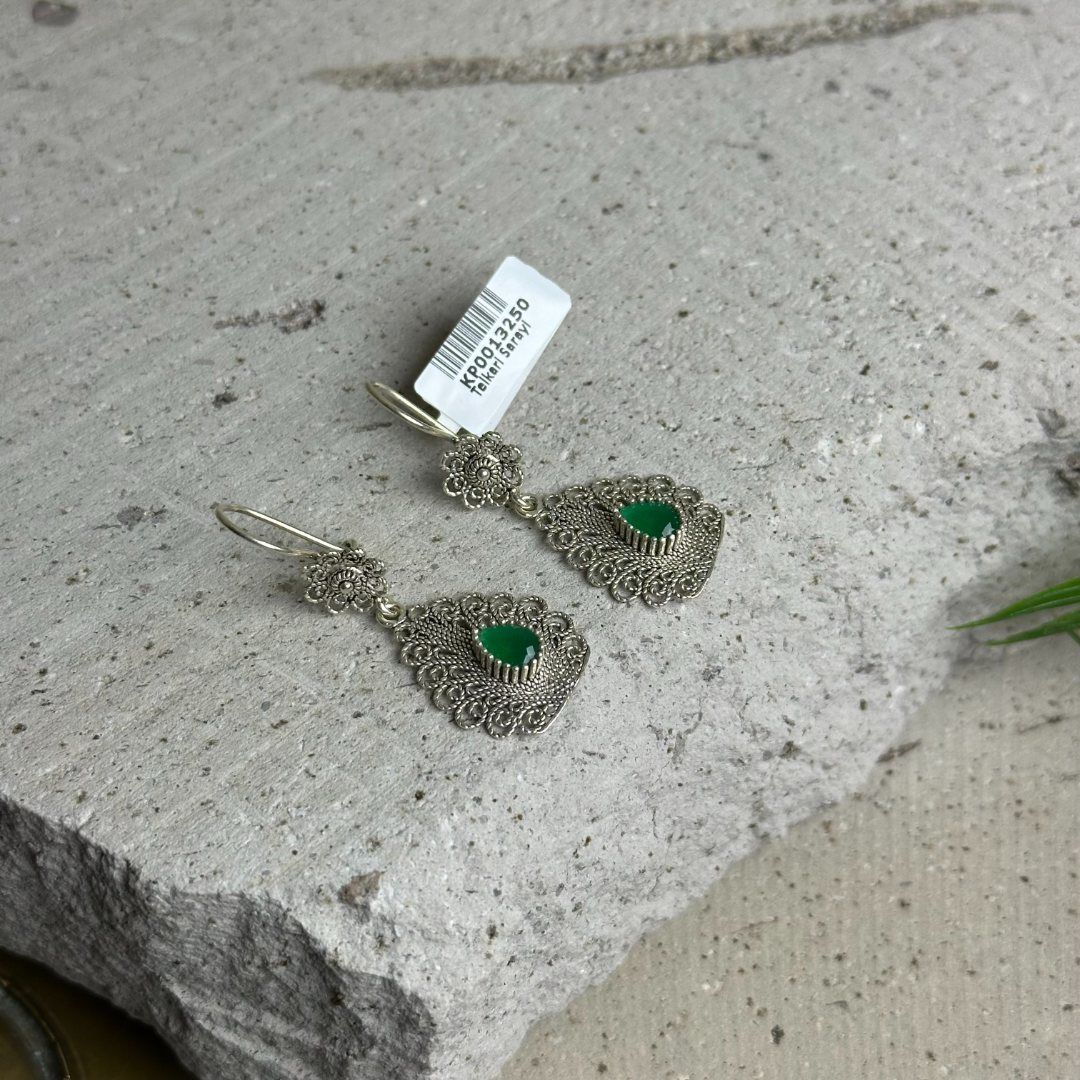 Çiçek Ve Damla Motifli Kök Zümrüt Taşlı 925 Ayar El İşçilikli Telkari Kadın Küpe